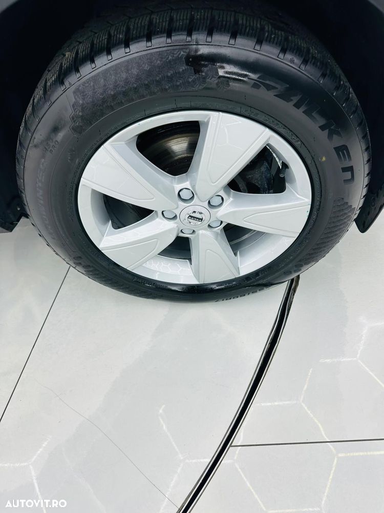 Volvo XC 40 T3 Momentum - 10