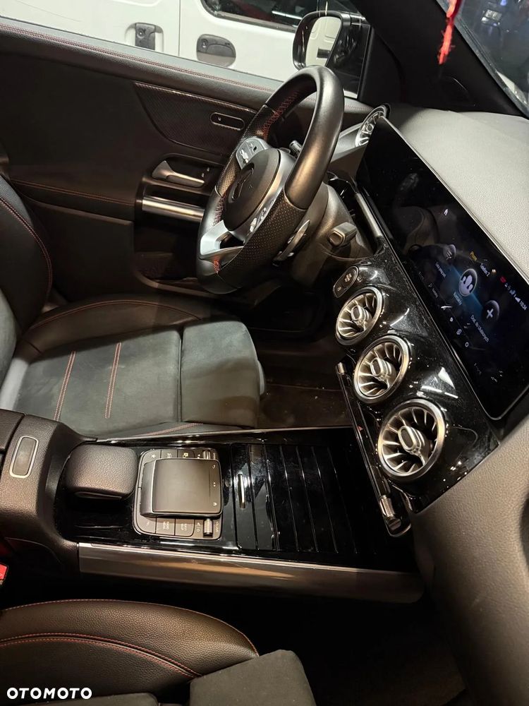Mercedes-Benz GLA 250 - 11