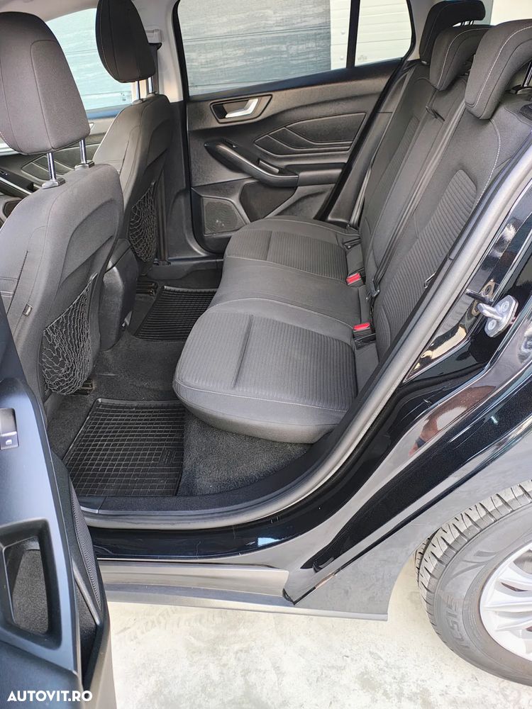 Ford Focus 1.5 EcoBlue Start-Stopp-System Aut. TITANIUM DESIGN - 6