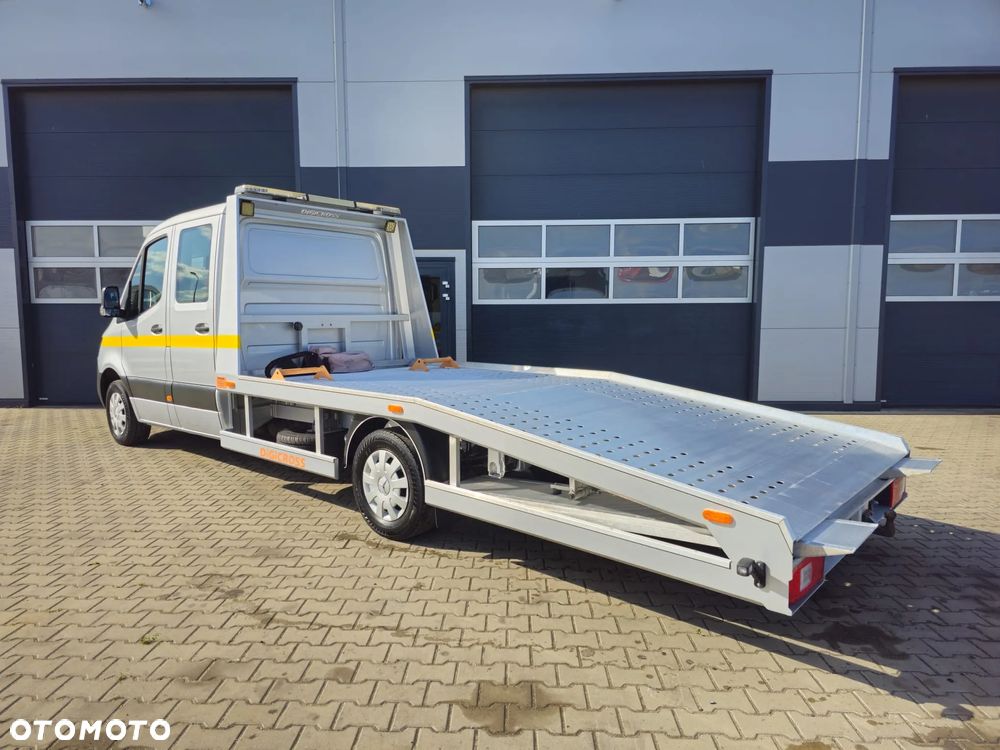 Mercedes-Benz Sprinter - 4