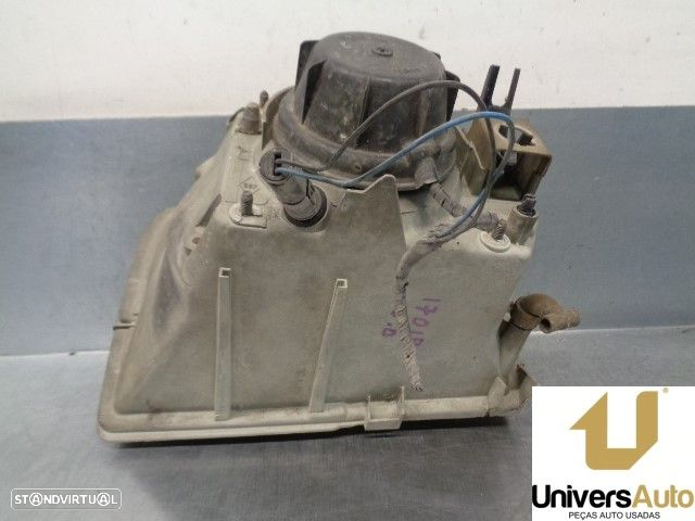 FAROL DIREITO RENAULT EXPRESS FURGÃO 1994 -7701035230 - 2