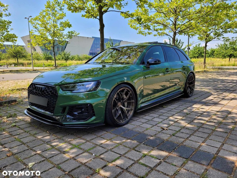Audi RS4 Avant - 7