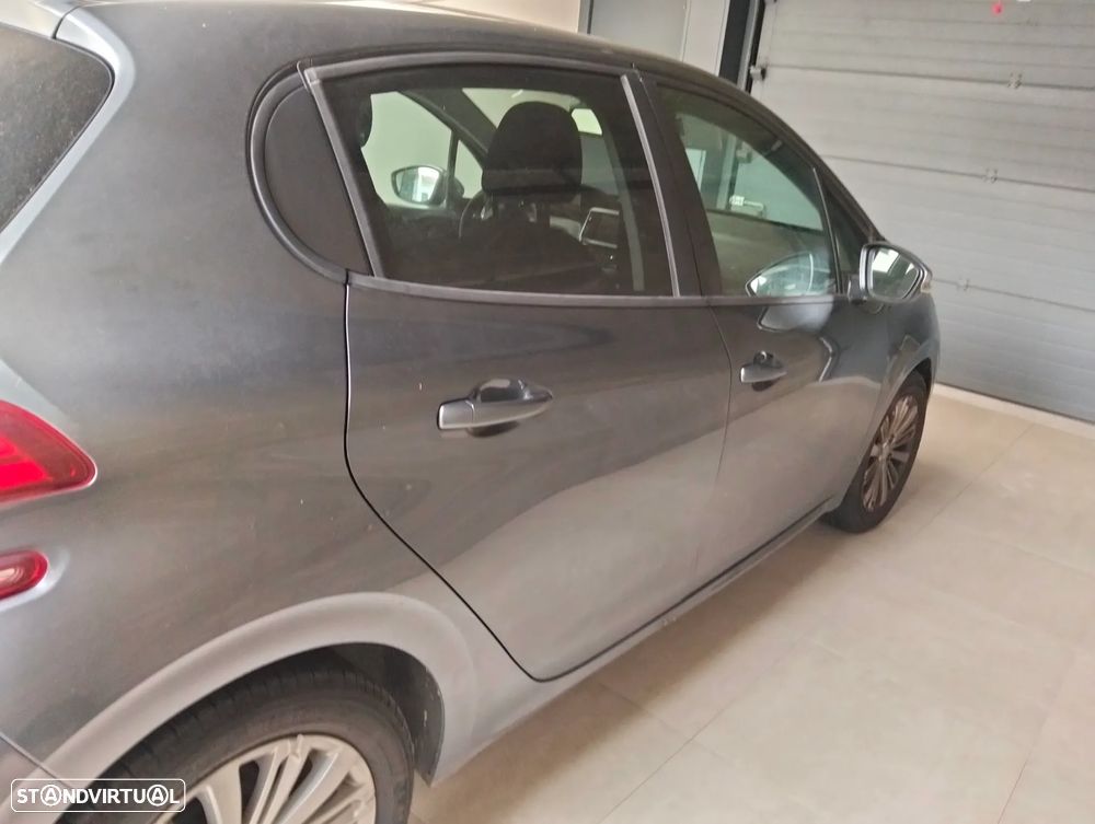 Peugeot 208 1.2 PureTech Style - 1