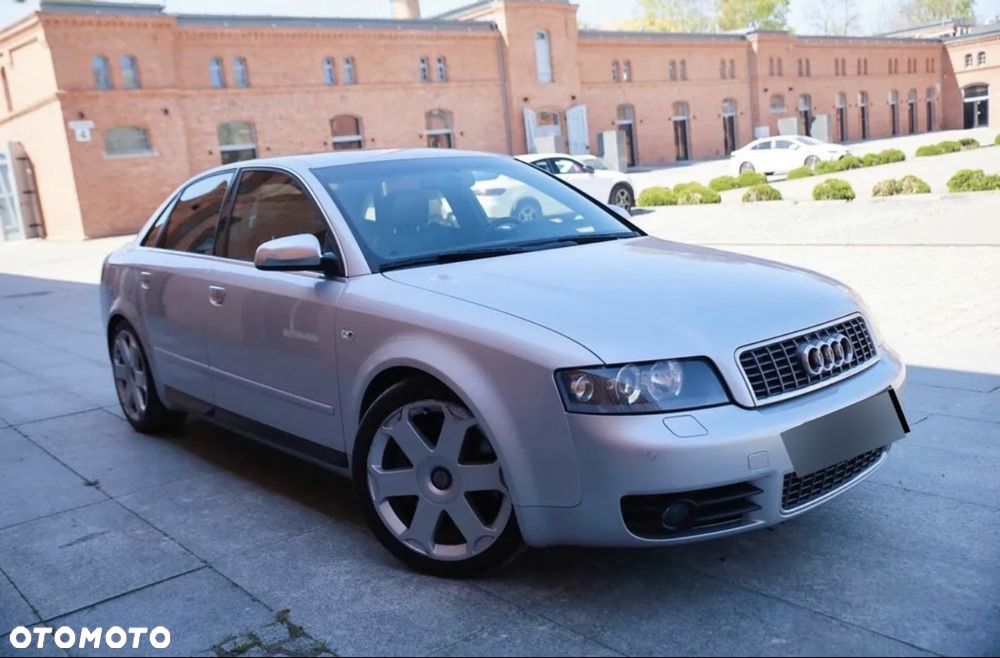 Audi S4 2004 photo 2