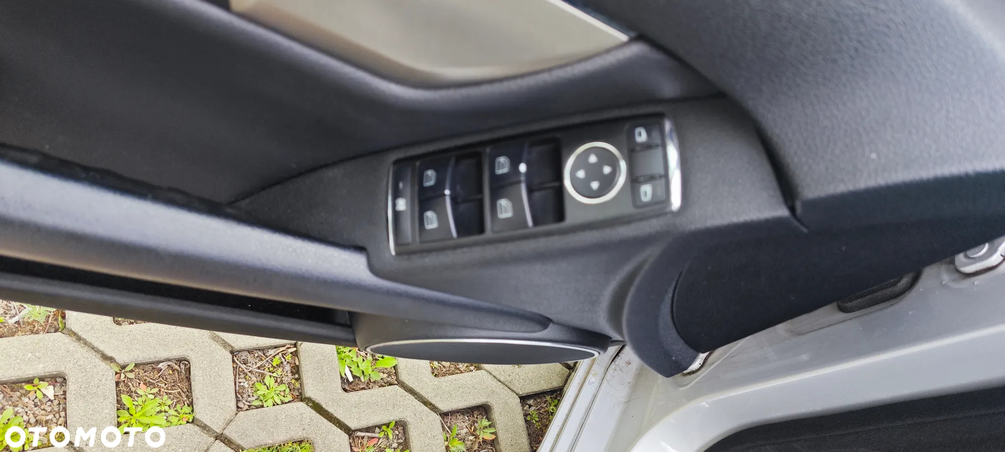 Mercedes-Benz Klasa C 180 T CGI Automatik BlueEFFICIENCY Avantgarde - 16