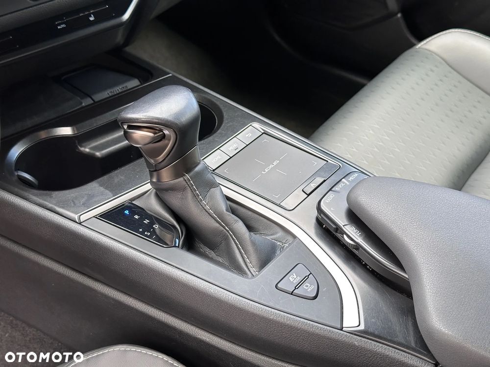 Lexus UX ver-250h-business-edition - 22