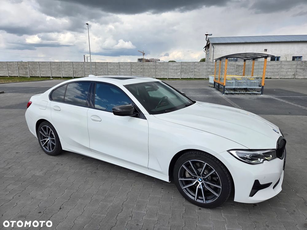 BMW Seria 3 330i Sport Line - 3