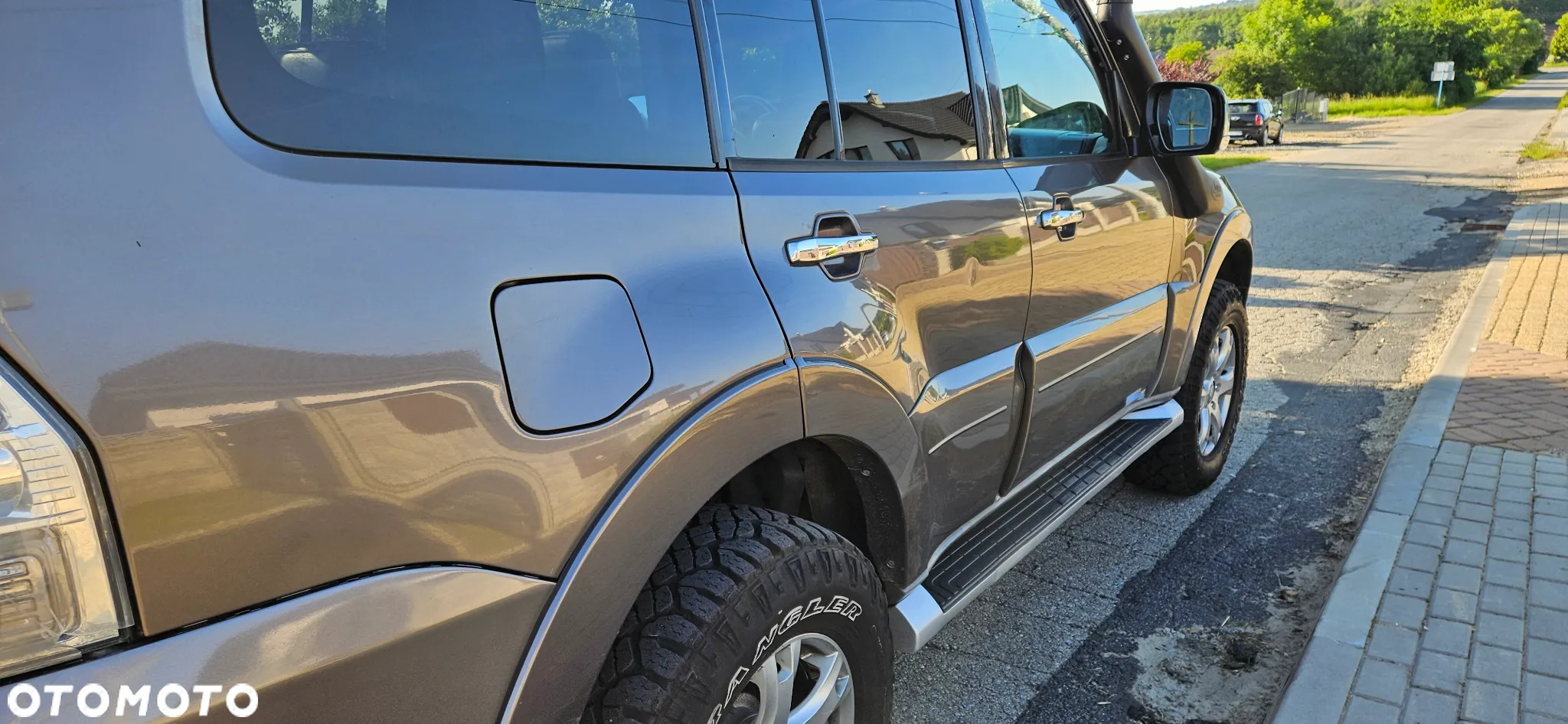 Mitsubishi Pajero - 12