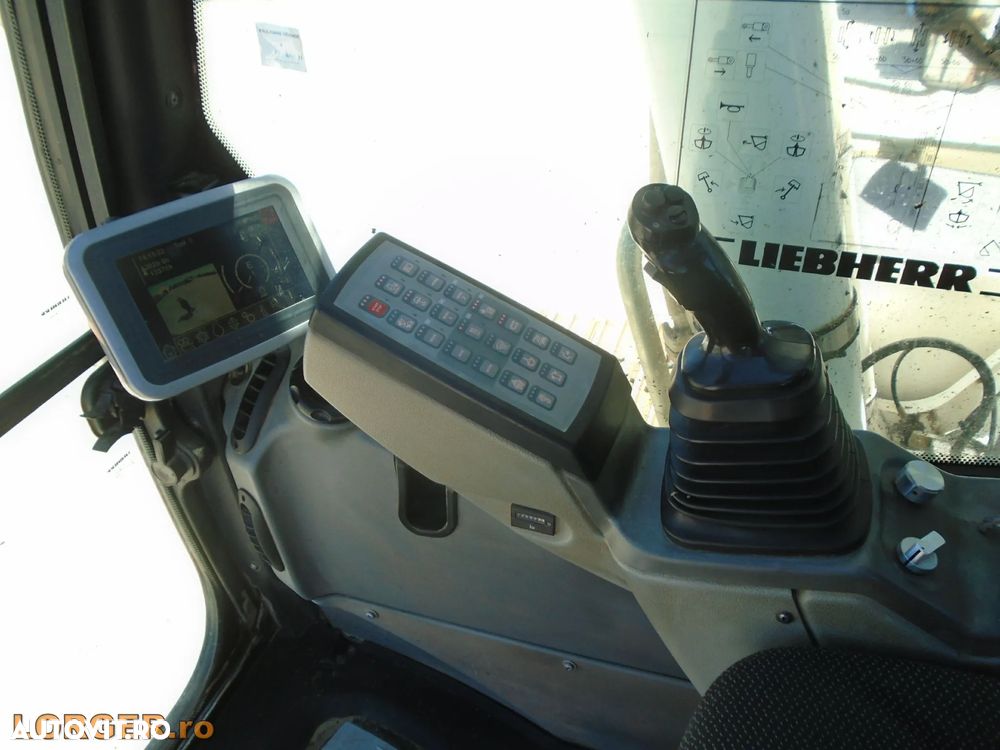 Liebherr R916 LC - 11