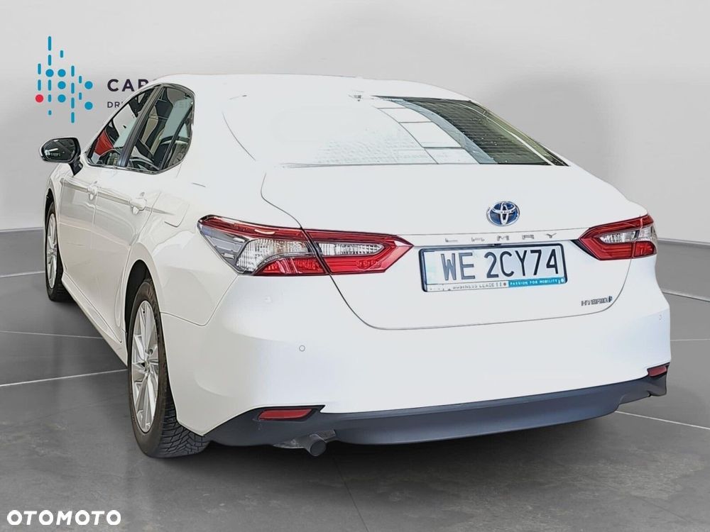Toyota Camry 2.5 Hybrid Comfort CVT - 24