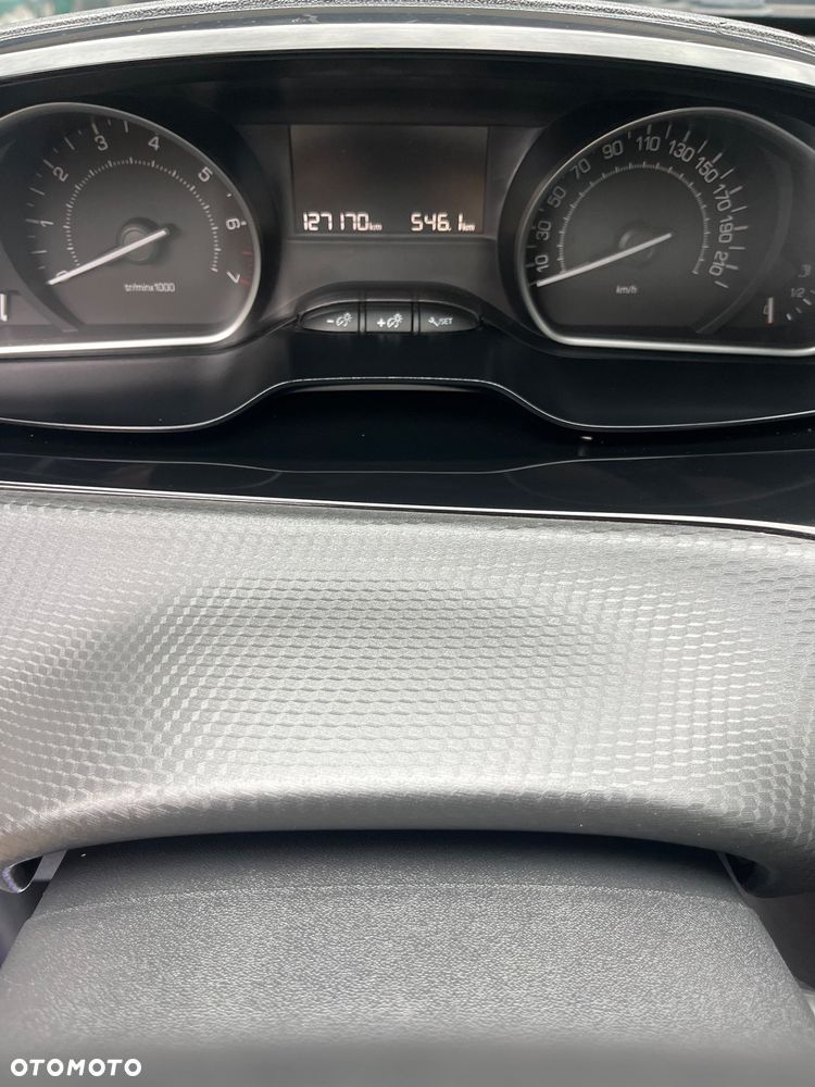 Peugeot 2008 PureTech 110 GPF Stop&Start EAT6 Style - 17