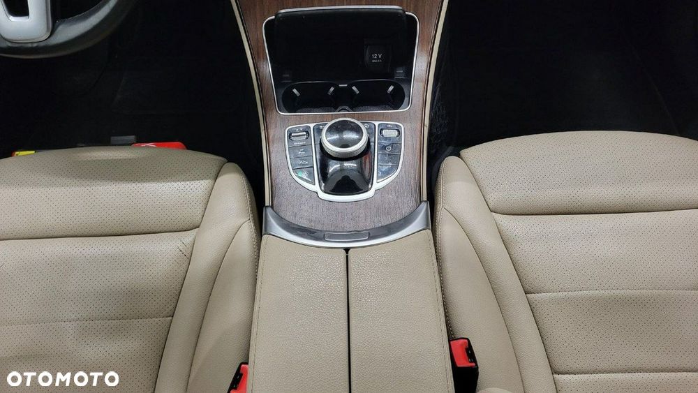 Mercedes-Benz Klasa C 200 4MATIC 9G-TRONIC - 21