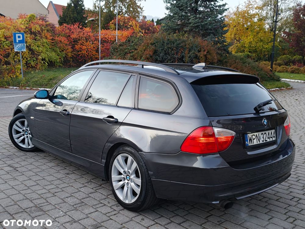 BMW Seria 3 320i - 4