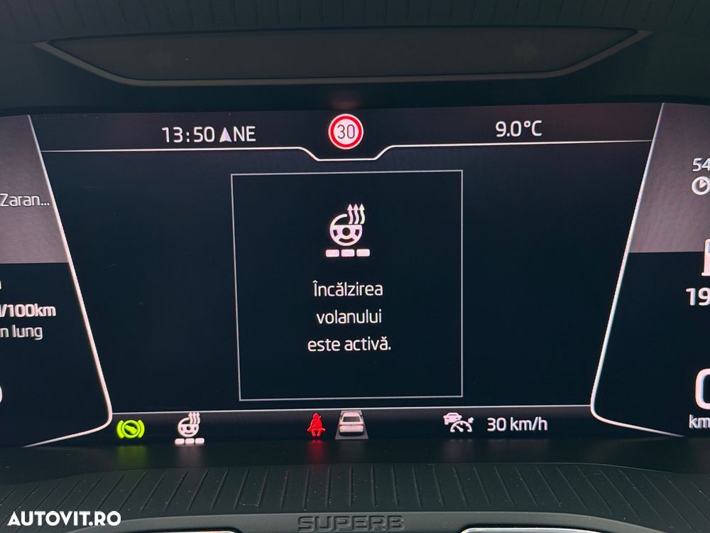 Skoda Superb 2.0 TDI DSG Premium Edition - 28