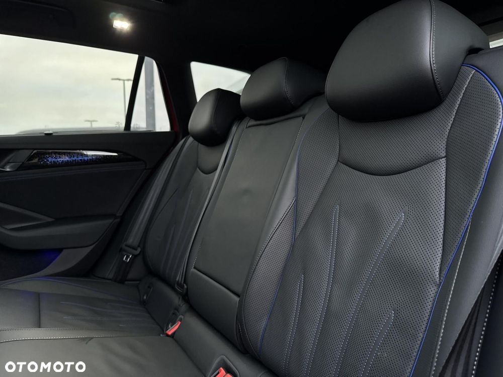 Volkswagen Passat - 12