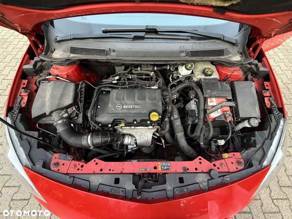 Opel Astra IV GTC 1.4 T Sport - 16