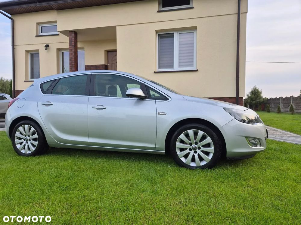 Opel Astra 1.7 CDTI Cosmo - 2