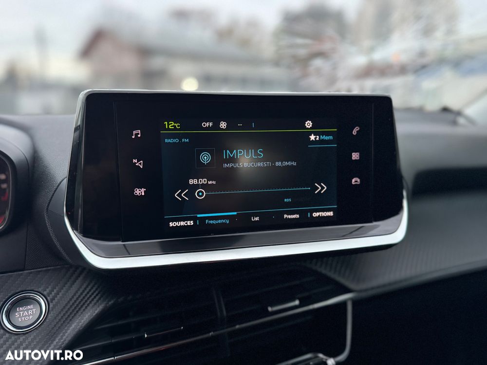 Peugeot 2008 e-2008 Allure - 17