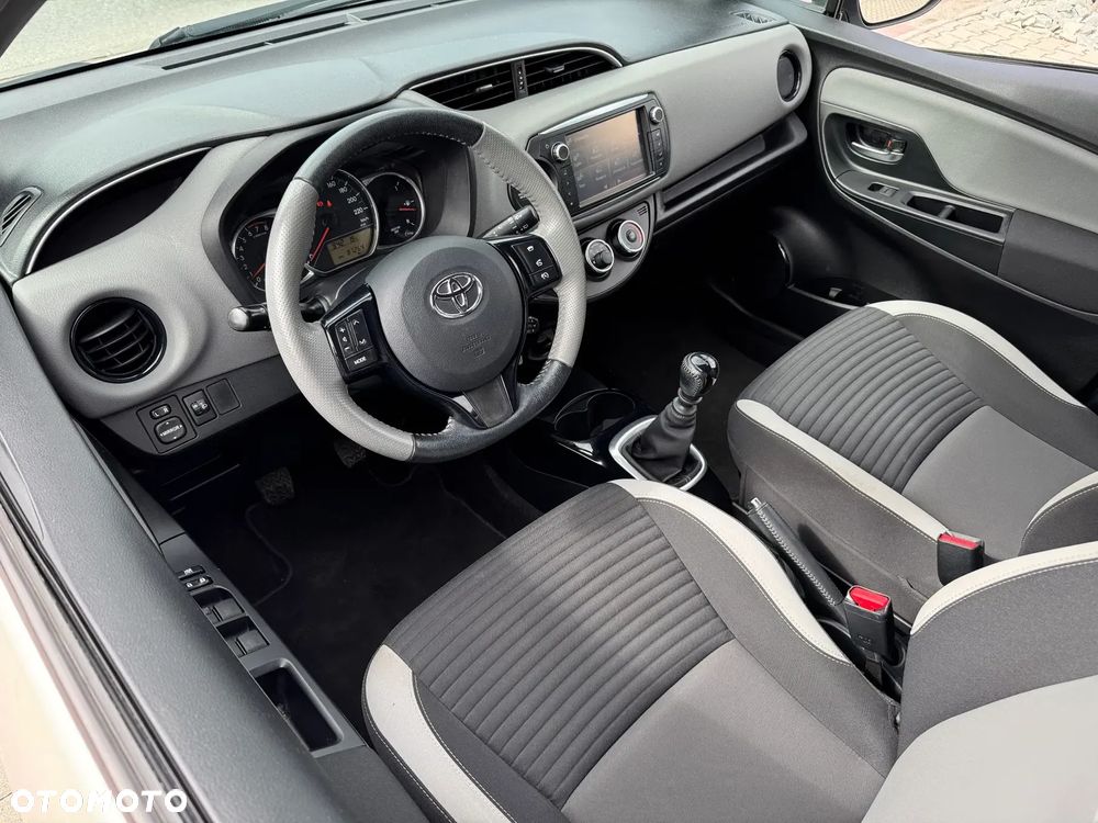 Toyota Yaris 1.33 Premium - 5