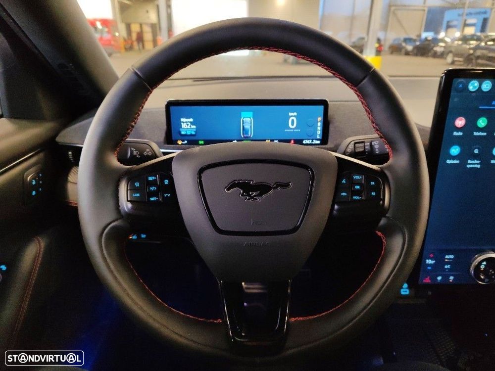 Ford Mustang Mach-E 75.7 kWh Premium AWD - 6