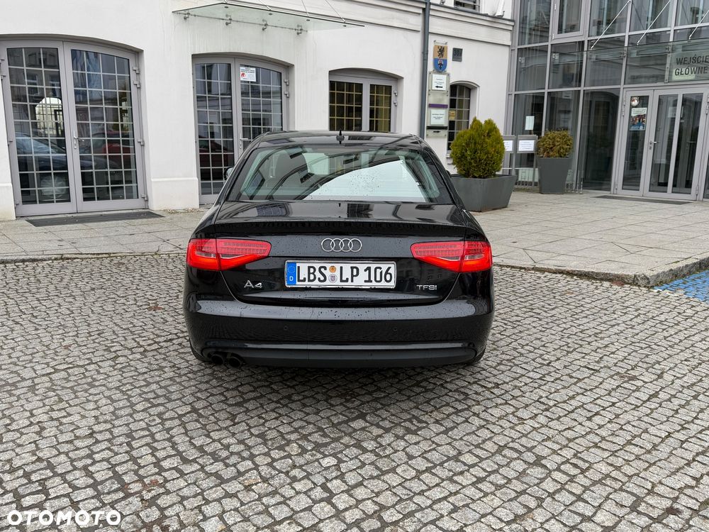 Audi A4 Limousine 1.8 TFSI Ambiente - 33