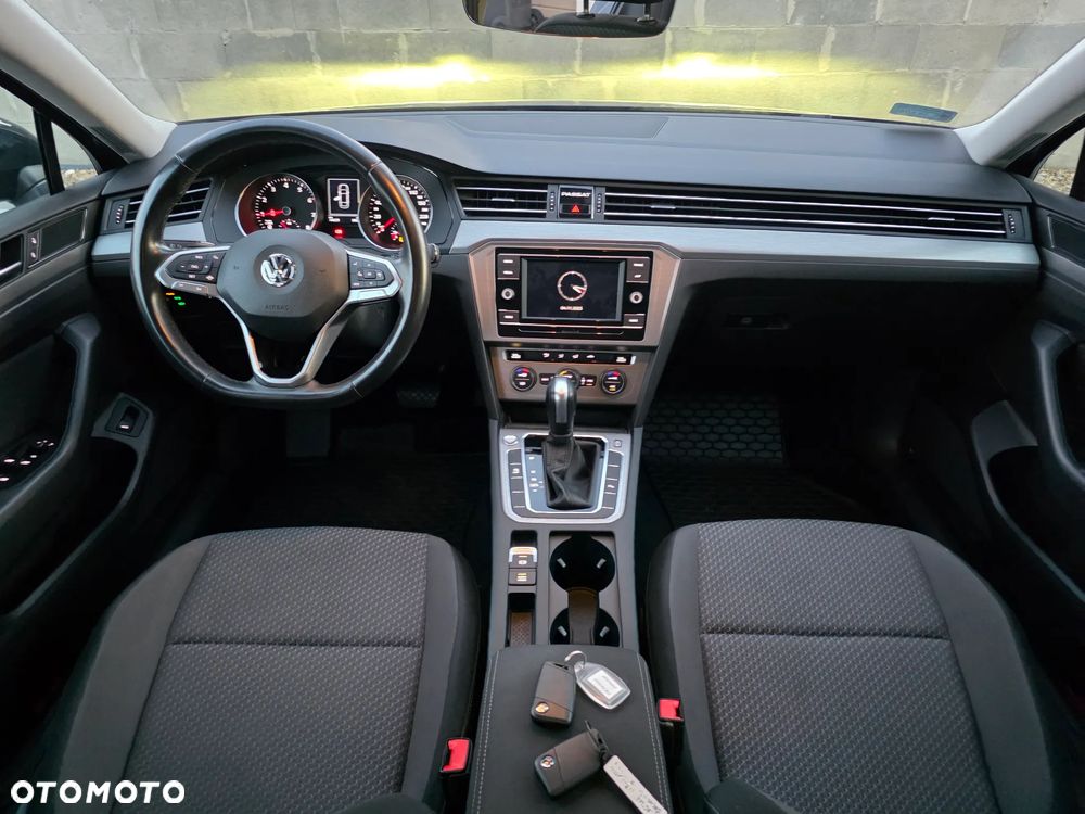 Volkswagen Passat - 22