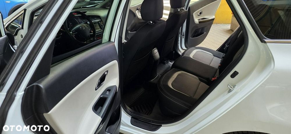 Kia Ceed - 12
