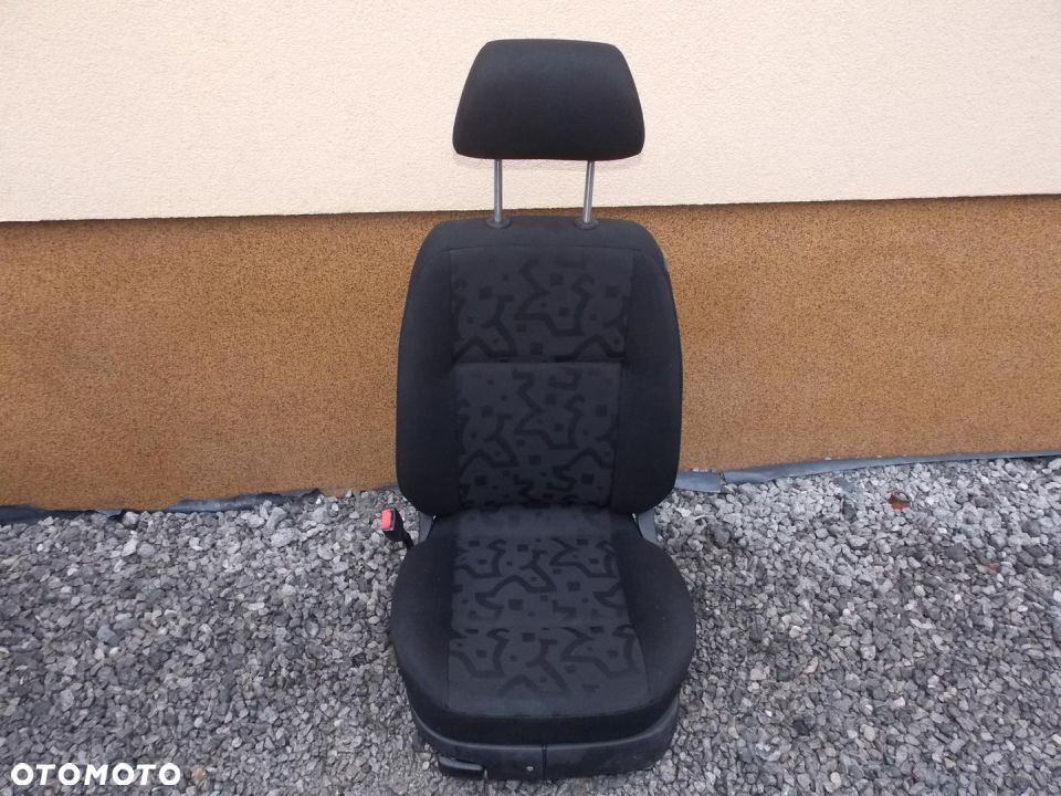 FOTEL LEWY PRZÓD KIEROWCY SKODA OCTAVIA II - 1