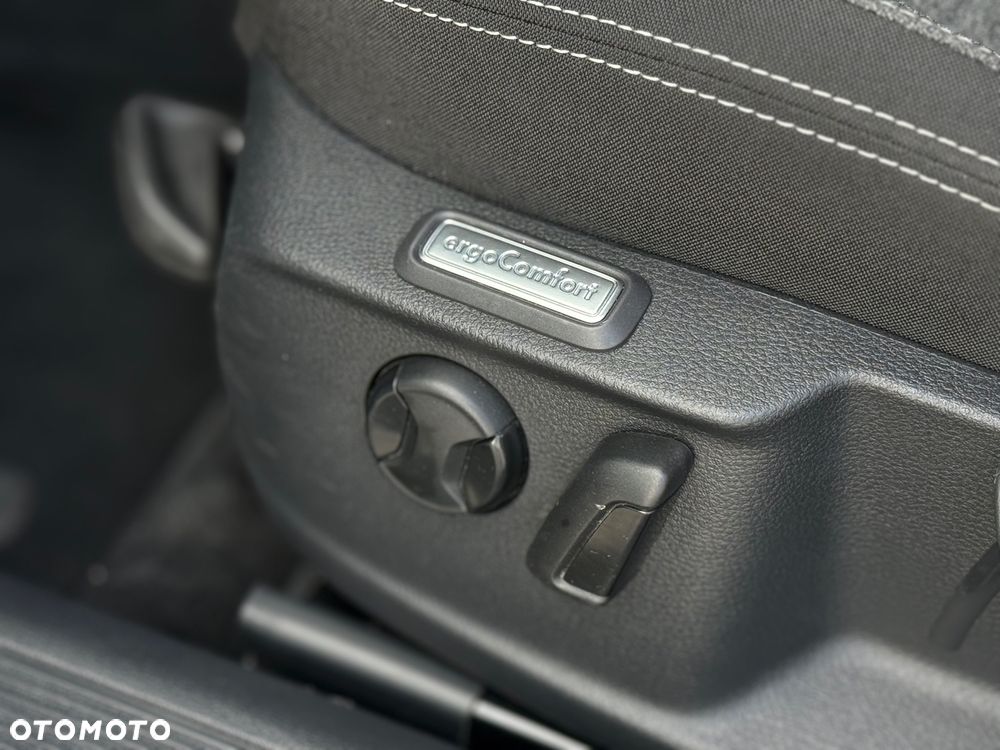 Volkswagen Passat Variant 2.0 TDI Business DSG - 19