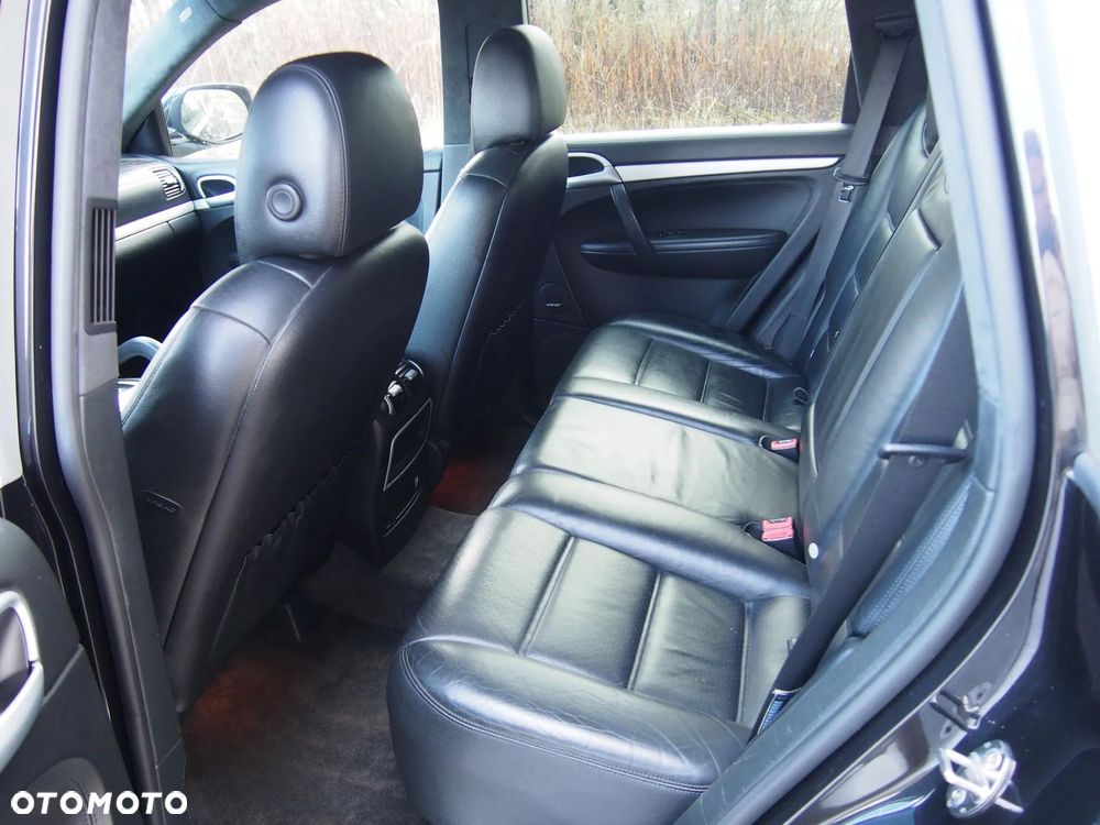 Porsche Cayenne Turbo - 16