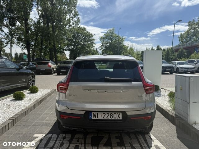 Volvo XC 40 B3 Plus Dark - 36
