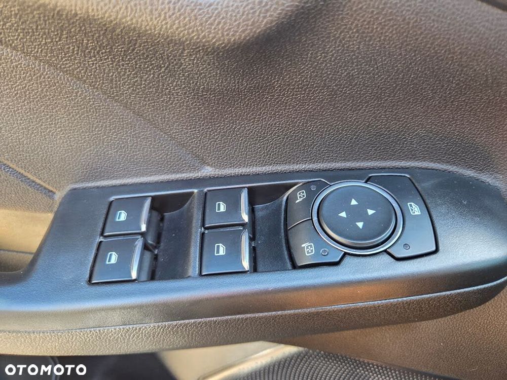 Ford Escape 2.0 EcoBoost AWD Titanium - 12