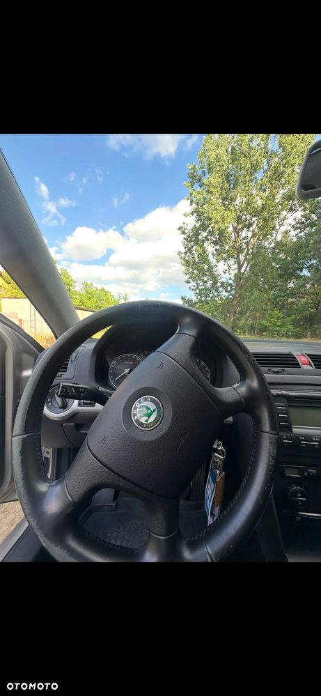 Skoda Octavia 1.6 Combi Ambiente - 17