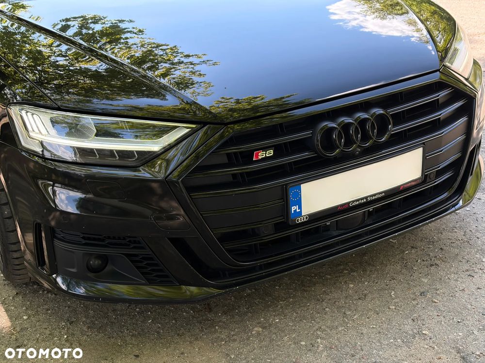Audi S8 - 10