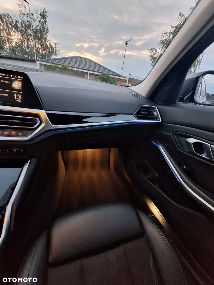 BMW Seria 3 320d MHEV Sport Line - 17