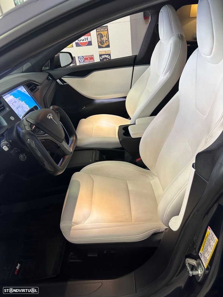 Tesla Model S Performance - 26