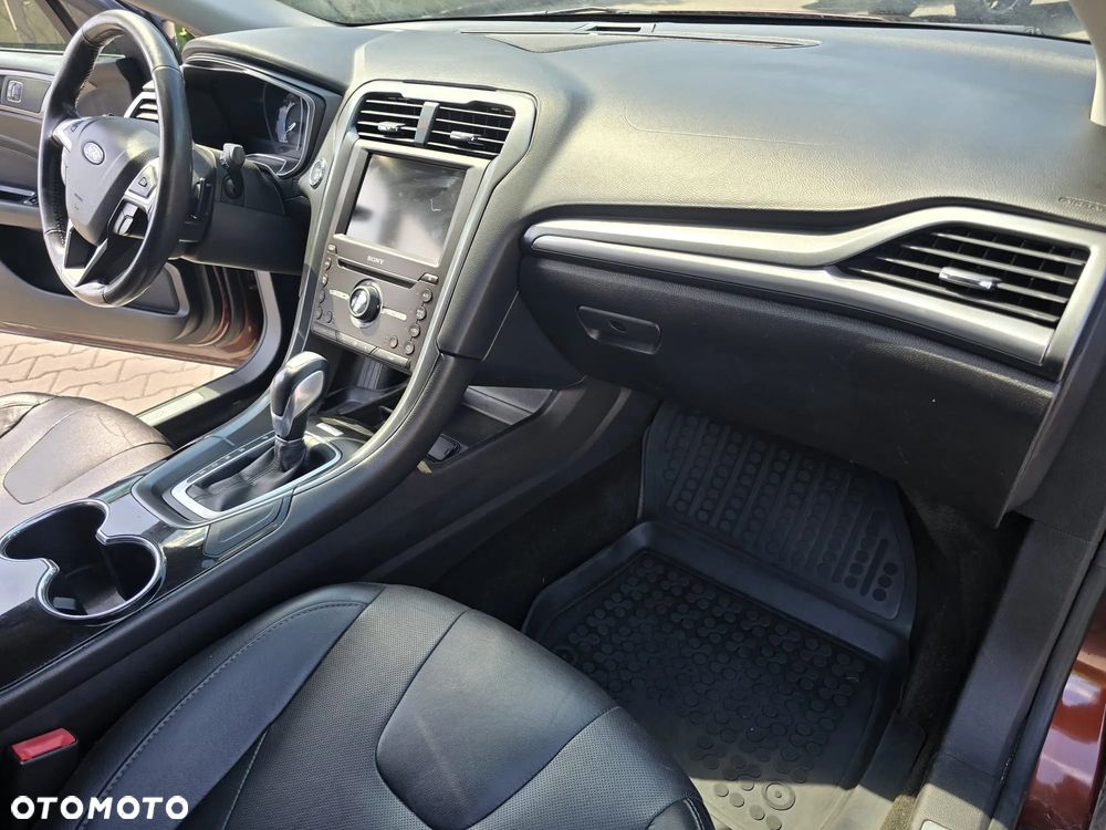 Ford Fusion - 13