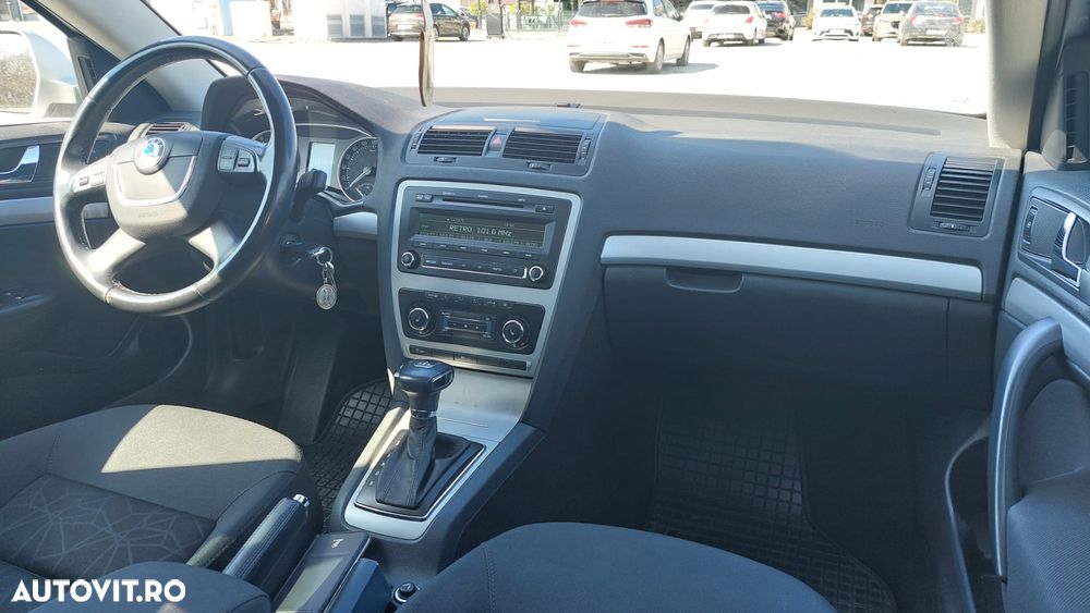 Skoda Octavia 1.4 TSI Ambiente DSG - 2