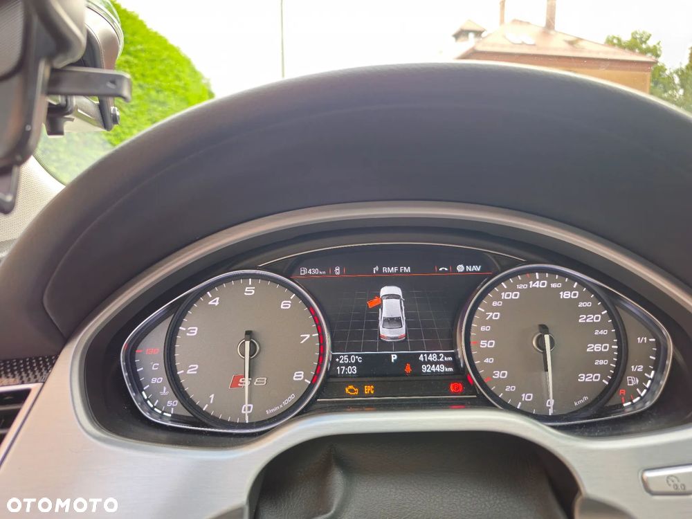 Audi S8 - 16