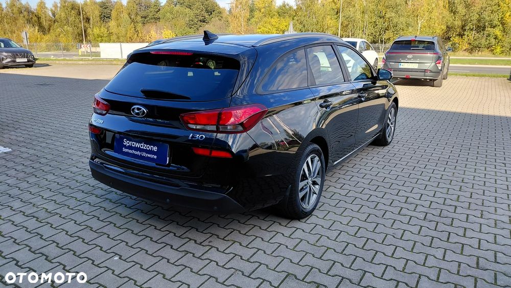 Hyundai i30 1.4 BlueDrive Go - 18