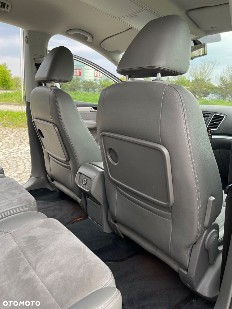 Volkswagen Sharan 2.0 TDI Highline - 34