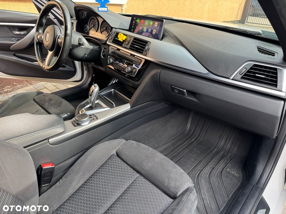 BMW Seria 3 330e iPerformance M Sport - 19