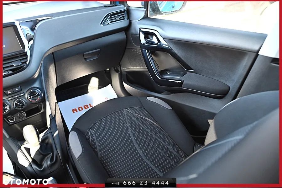 Peugeot 208 1.4 VTi Allure - 19