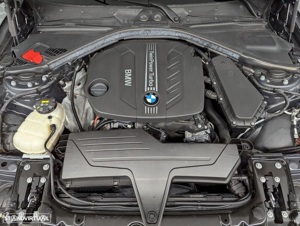 BMW 320 d Auto Line Luxury - 28