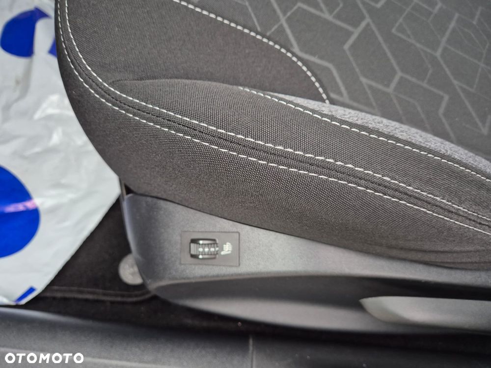 Peugeot 2008 1.2 Pure Tech GPF Allure S&S EAT6 - 11