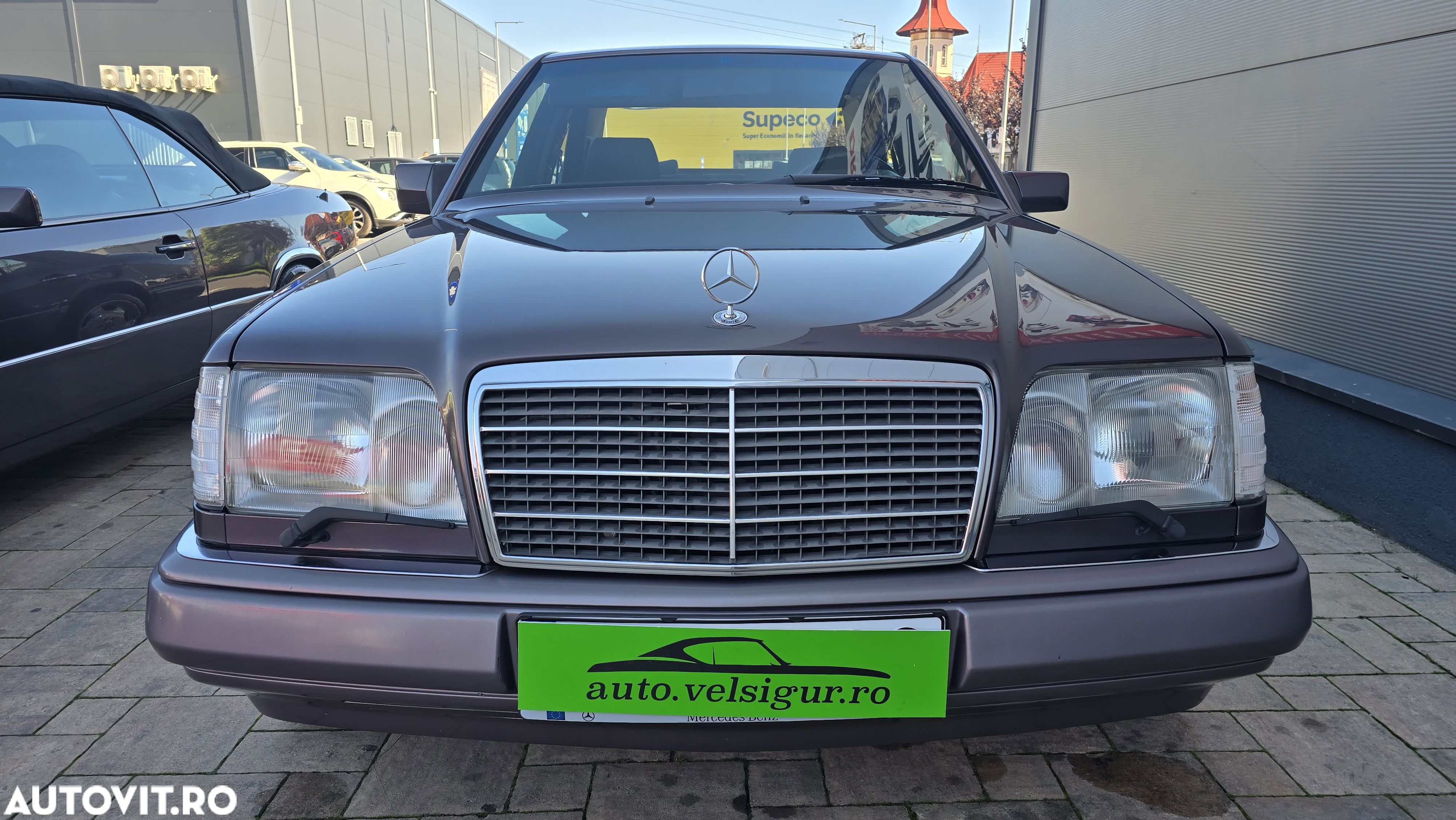 Mercedes-Benz W124 - 1