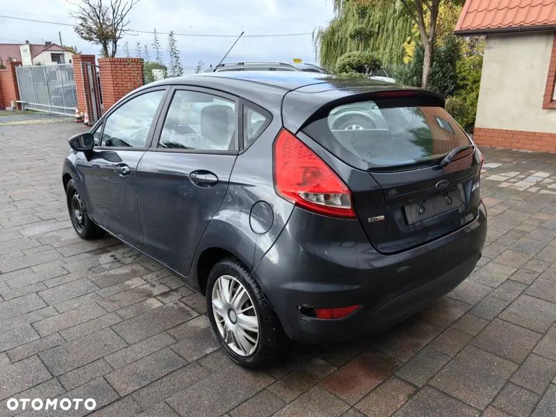 Ford Fiesta 1.4 TDCI Ambiente - 8