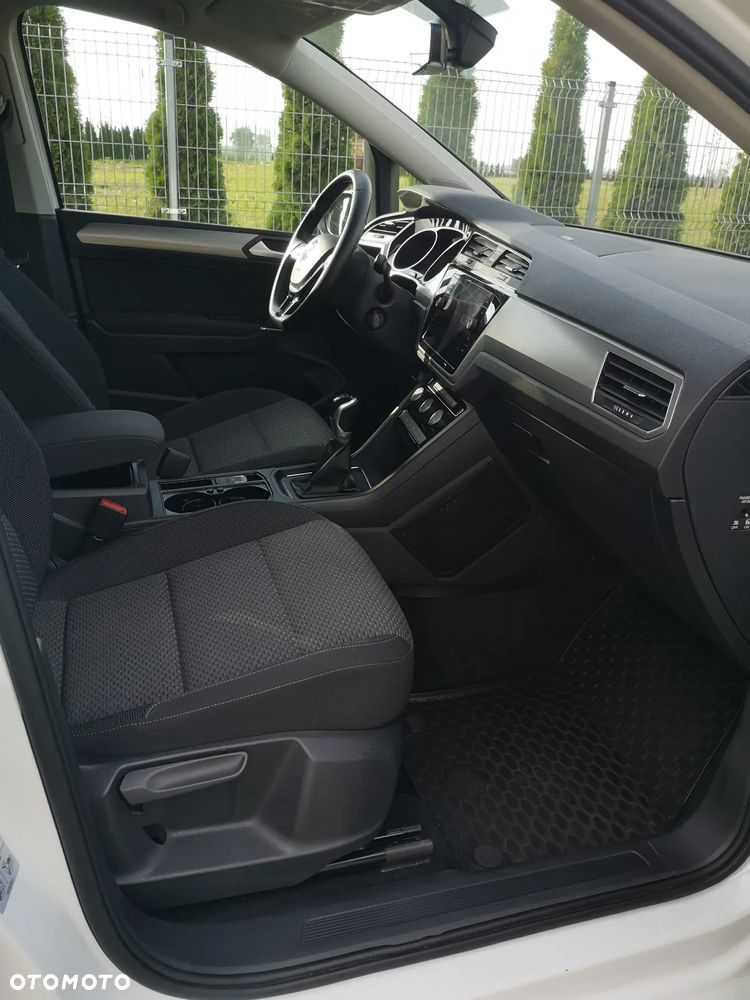 Volkswagen Touran 1.5 TSI EVO Comfortline - 10