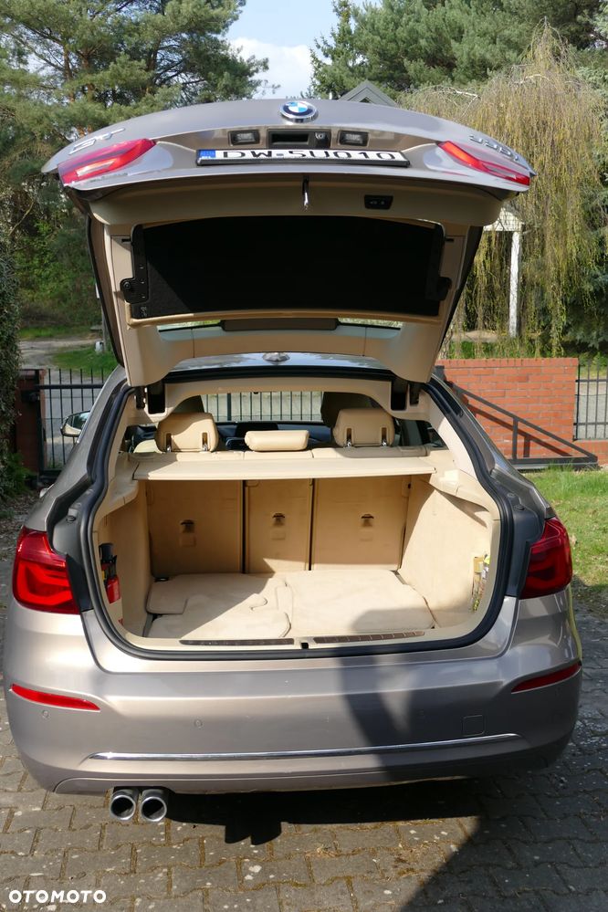 BMW Seria 3 330i Luxury Line - 15