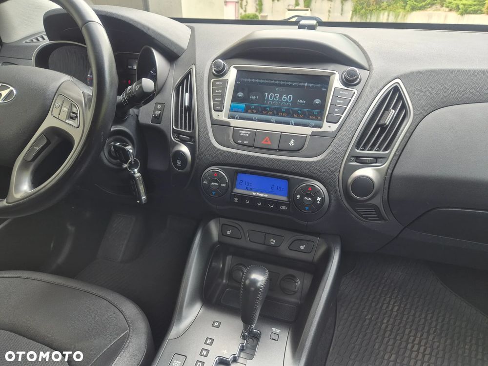 Hyundai ix35 2.0 CRDi 4WD Automatik Fifa World Cup Gold Edition - 19